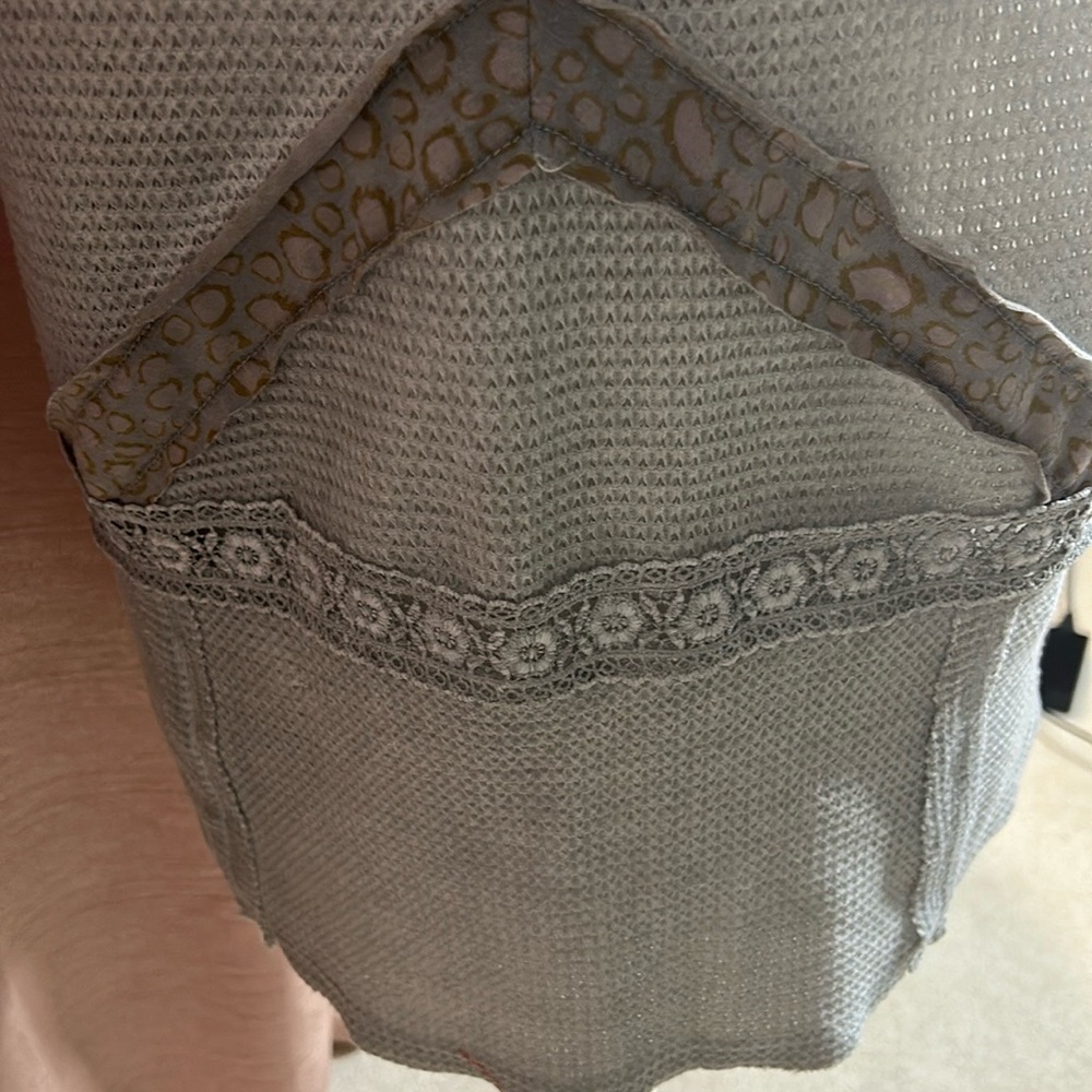 POL, Lace Trim Gray Cami Top MED - Picture 5 of 13